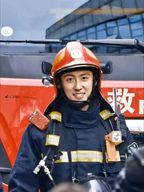 他从火光中走来：汽泡酒