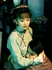 新还珠格格之妍薇是先皇后之女