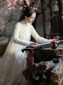 墨白渊浅：女帝的传奇之路