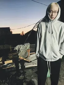 陈泽：带着光的救赎