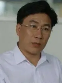 王美玉皮长山吃汉堡