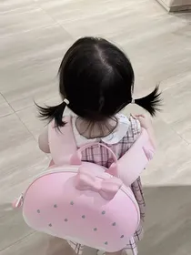 穿成年代小团宠