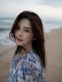 贾林赵樱子吃牛排