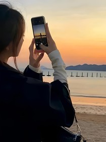 日出江面