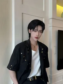 沈泉锐：前辈他要和我炒CP