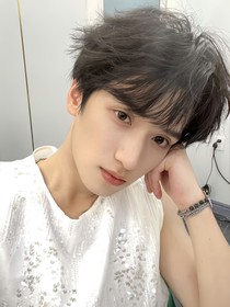 严浩翔：错过你，遇见他