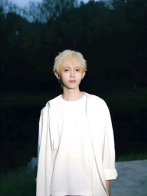 李昊：他爱而不得