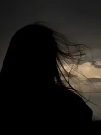 阴郁……