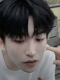 黄子弘凡：你是我手忙脚乱爱过的一场惊鸿