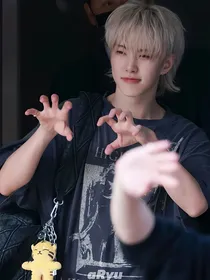 SEVENTEEN：小透明爆改HYBE新老板
