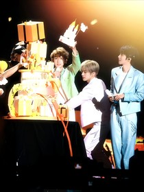 TFBOYS成功举办11周年演唱会
