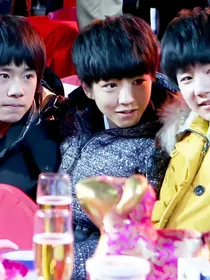 TFBOYS：王俊凯哥哥恋爱吧