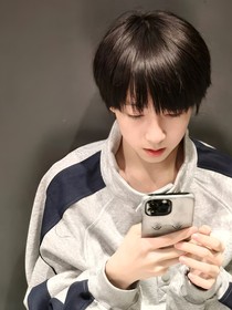 杨博文：需要你爱