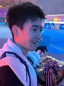 王昶：充满活力的大狗狗