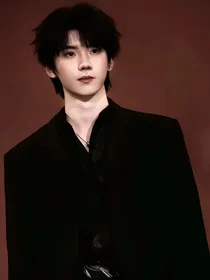 马嘉祺：男模变成未婚夫
