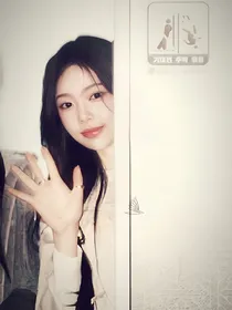 左奇函：旧书页里的标本