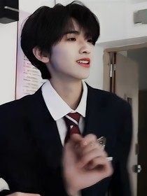左奇函：小鬼过来抱抱