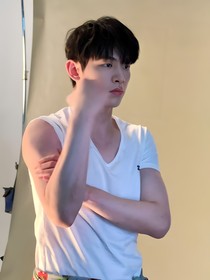 辛云来：渣男他帅出天际