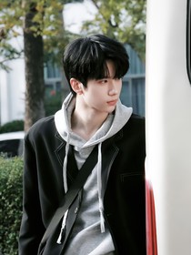 余承恩：持续的暧昧