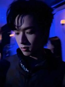 刘耀文：捡了几个包子回家，好幸福哦