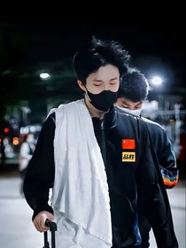 王楚钦：小青梅是富婆
