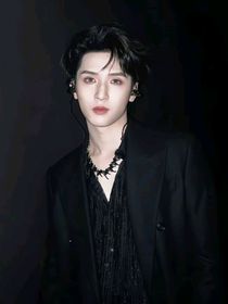 严浩翔：阿禧，这边也要……