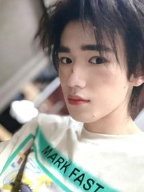 宋亚轩：没有不亲嘴的义务