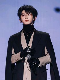 在你光芒里，我亦璀璨