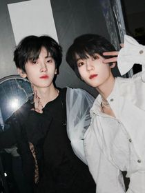 奇文：霓虹遇锋芒