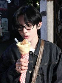 riize：黑色连衣裙