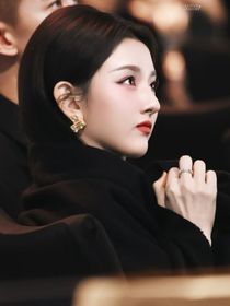 周深：藏匿星火的浪漫