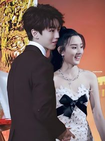 十年赌约，她的暗恋人尽皆知