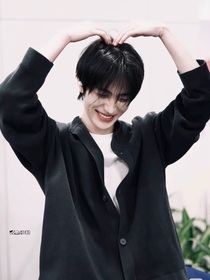 短剧明星：这个作者不正经