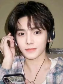 侯明昊：快穿攻略万千个你