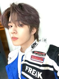 刘耀文：小狗才不看年龄差