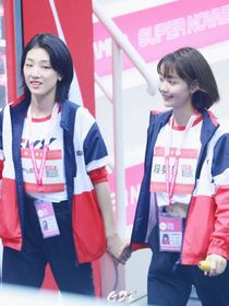 打脸：暖光落肩头