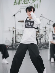 左小暖把左奇函项链弄坏了