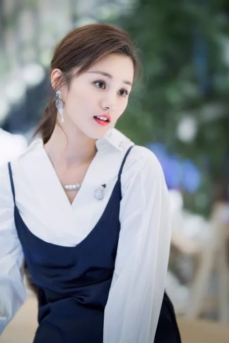 校园言情小说 旋风少女之李恩诺报仇李恩诺(戚百草)