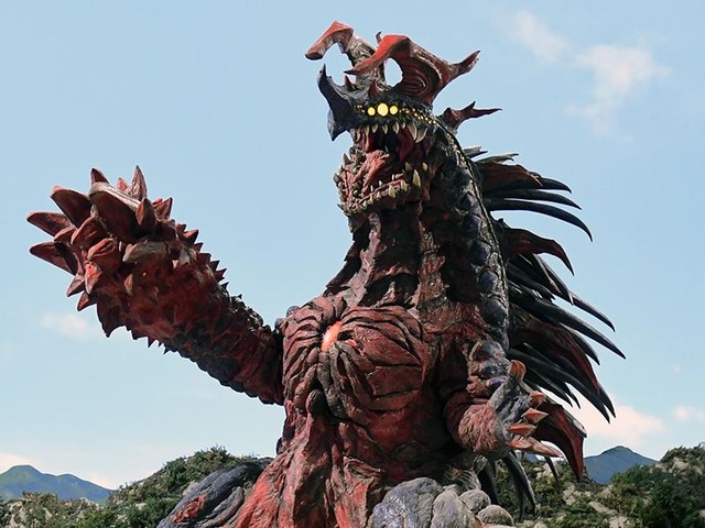 穿越成怪兽停更中