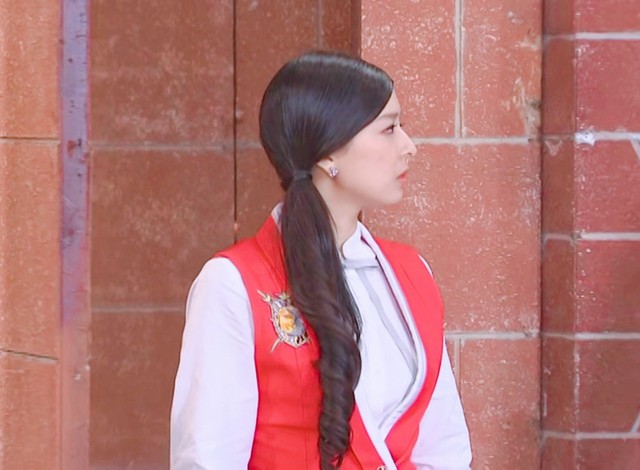 萌学园素材抱图关注