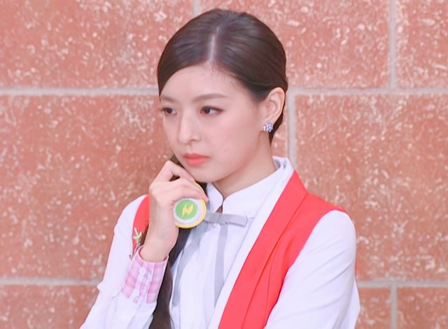 萌学园素材抱图关注