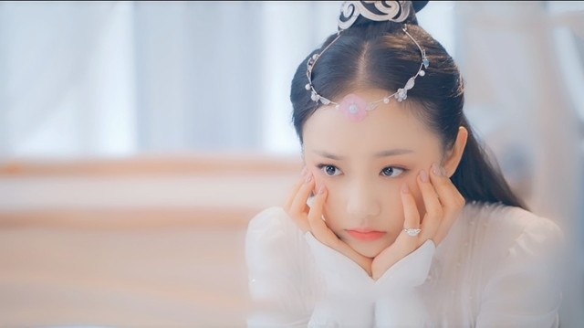 吴佳怡饰小龙女～～～ (东海龙王小女,为人善良,真身为白龙