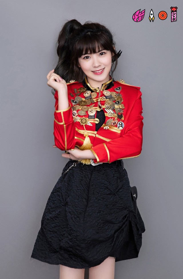 赖美云,1998年7月7日出生于广东省深圳市,中国流行乐女歌手.