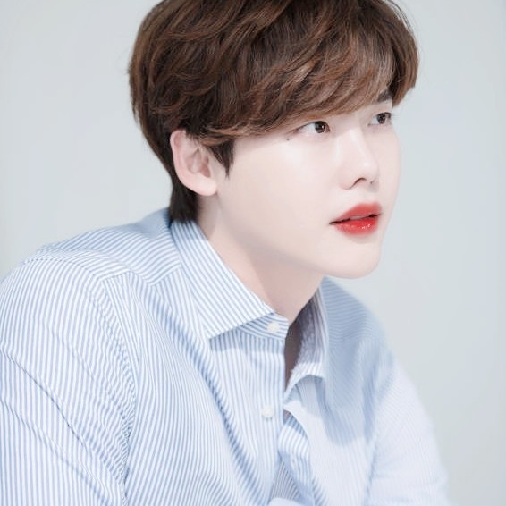 258李钟硕头像滤镜