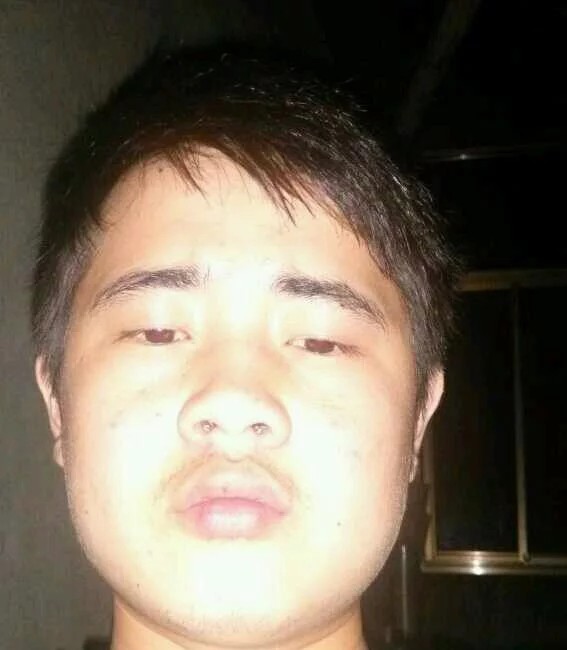 男孩为了火装萝莉