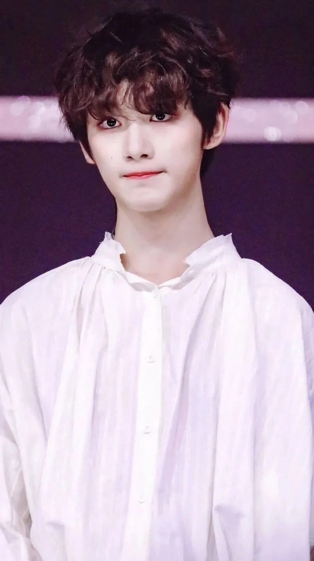 丁程鑫19岁生日祝小狐狸19岁生日快乐!