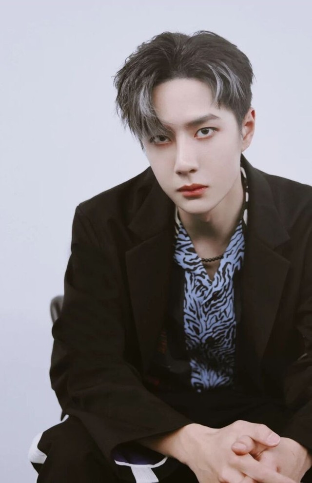 王一博眼神杀-王一博壁纸铺-话本小说网