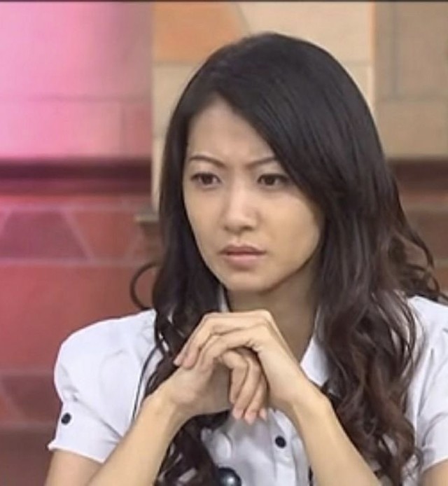 维多利亚身份:魔法学老师等级:魔法导师魔法:柔柔软软 软绵绵咒,破