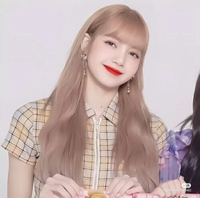 blackpink闺蜜头像人间芭比lisa