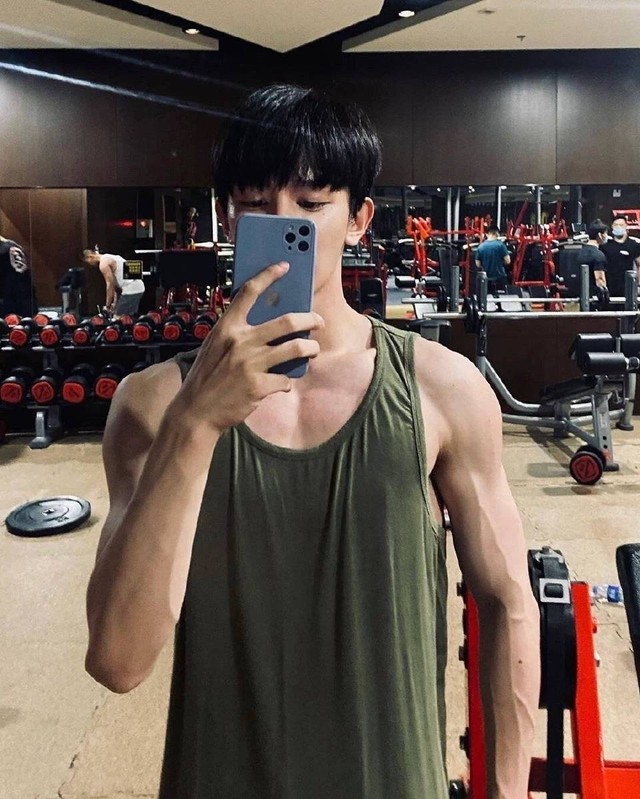 (新篇章)三全家福-r1se:翟潇闻废材皇子逆袭-话本小说网